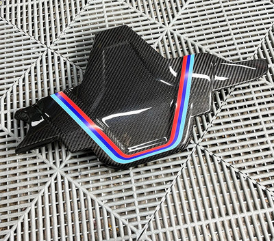 Cache Moteur Carbone BMW M5 F90 V2 - vue de profil - Becquet Voiture