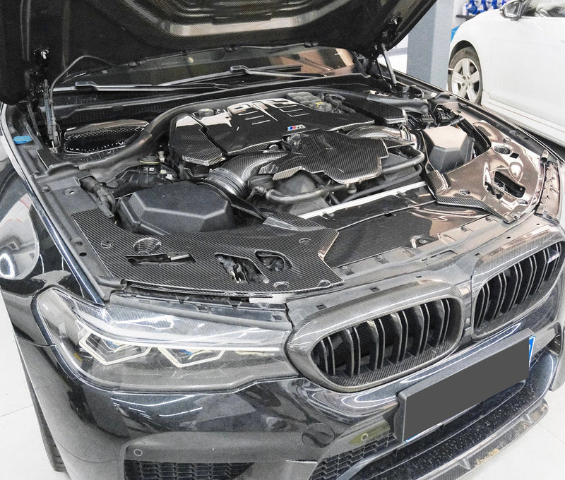Carbon Fiber Engine Cover BMW M5 F90 V2 - three-quarter view - Becquet Voiture