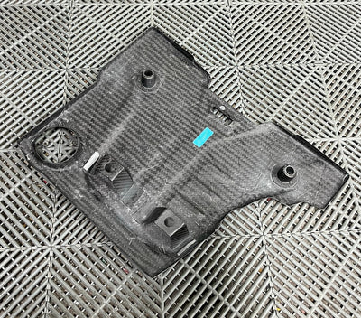 Cache Moteur Fibre Carbone BMW M5 F90 - vue arrière - Becquet Voiture
