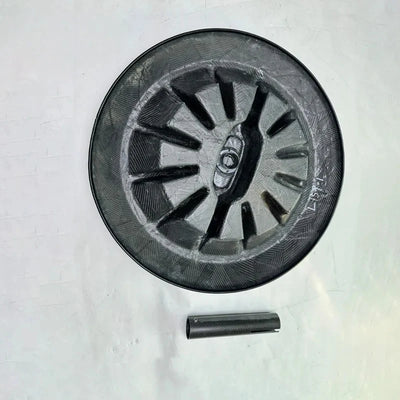 Cache Roue de Secours Carbone Mercedes Classe G W464 2018-2022 - vue de trois-quarts - Becquet Voiture