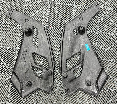 Caches Angle Compartiment Moteur Carbone BMW M5 F90 - vue arrière - Becquet Voiture