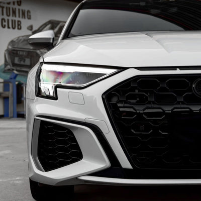 Cadre Calandre Noir pour Audi A3 / S3 8Y - vue de profil - Becquet Voiture