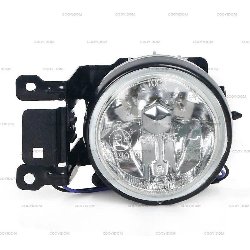 Cadre d'Optique Avant Mitsubishi Pajero 1999-2008 - vue rapprochée - Becquet Voiture