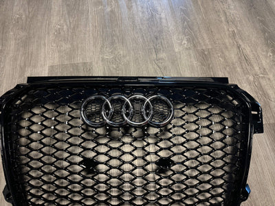 Calandre Audi A1 Look RS1 Noir Brillant 2010-2014 - installé sur véhicule - Becquet Voiture