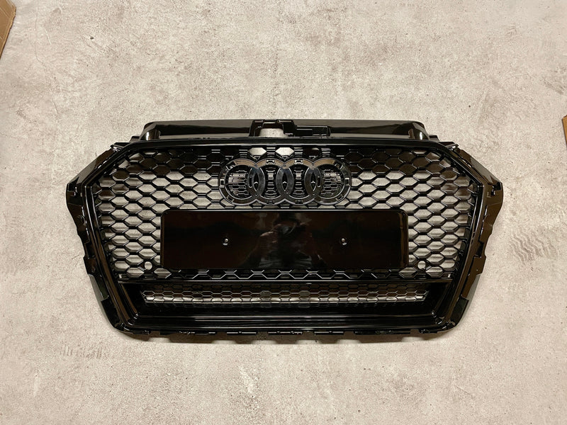 Kühlergrill Audi A3 8V RS3-Optik Schwarz 2016 bis 2019 - am Fahrzeug montiert - Becquet Voiture