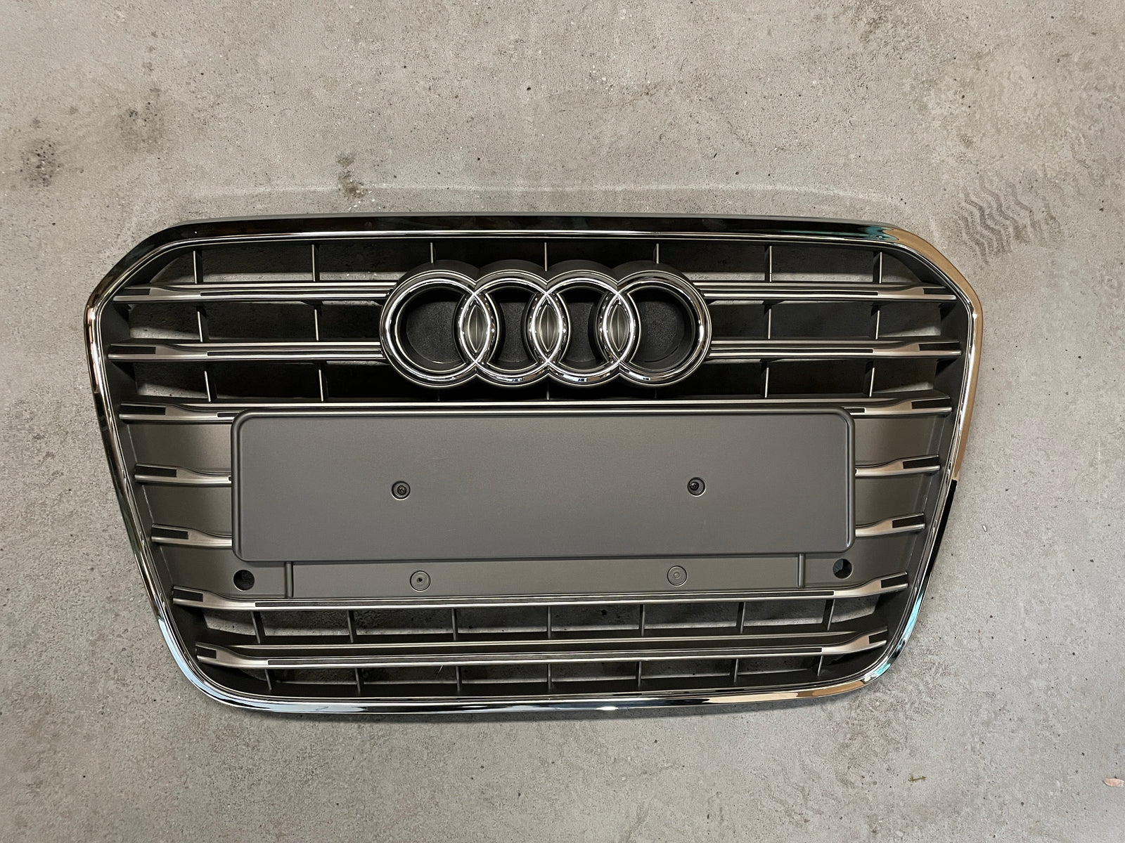 Calandre Audi A6 C7 Look S6 Gris 2011-2015 - vue de face - Becquet Voiture