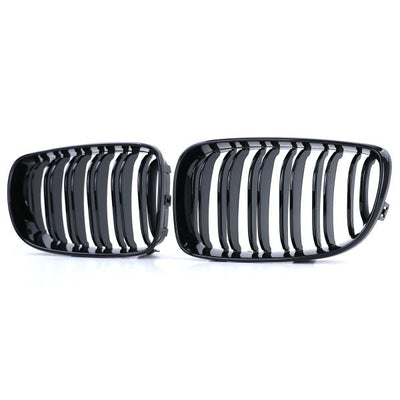 Calandre BMW Série 1 E87 E81 noir brillant - vue de profil 2 - Becquet Voiture