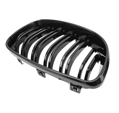 Calandre BMW Série 1 E87 E81 noir brillant - vue rapprochée 2 - Becquet Voiture