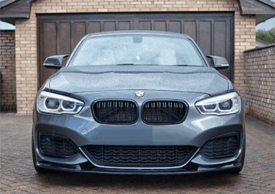 Calandre BMW Série 1 F20 F21 - vue de trois-quarts - Becquet Voiture