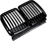 Gloss black BMW 3 Series E30 kidney grille - fitting detail - Becquet Voiture