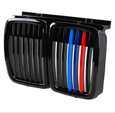 Calandre BMW Série 3 E30 noir brillant - en situation - Becquet Voiture