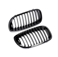 Calandre BMW Série 3 E46 noir brillant - vue de trois-quarts - Becquet Voiture