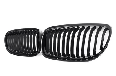 Calandre BMW Série 3 E90 noir brillant - installé sur véhicule 2 - Becquet Voiture