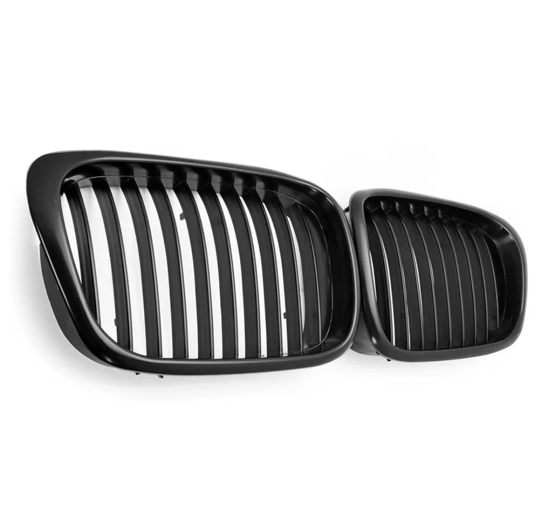 Calandre BMW Série 5 E39 noir brillant - vue de face - Becquet Voiture