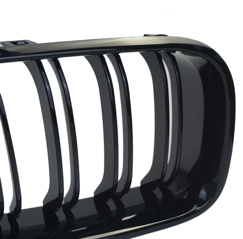 Gloss black BMW 6 Series M6 kidney grille - fitting detail - Becquet Voiture