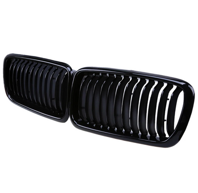 Calandre BMW Série 7 E38 noir brillant - installé sur véhicule - Becquet Voiture