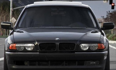 Calandre BMW Série 7 E38 noir brillant - packshot studio - Becquet Voiture