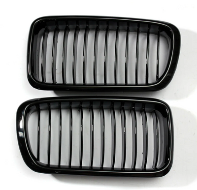 Calandre BMW Série 7 E38 noir brillant - vue de profil - Becquet Voiture