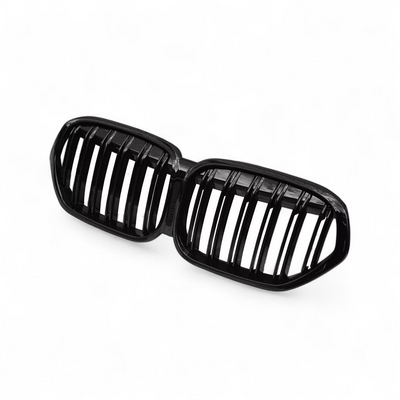 Calandre BMW X1 F48 noir brillant - vue rapprochée - Becquet Voiture