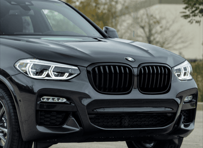 Calandre BMW X4 G02 noir brillant - vue de profil - Becquet Voiture