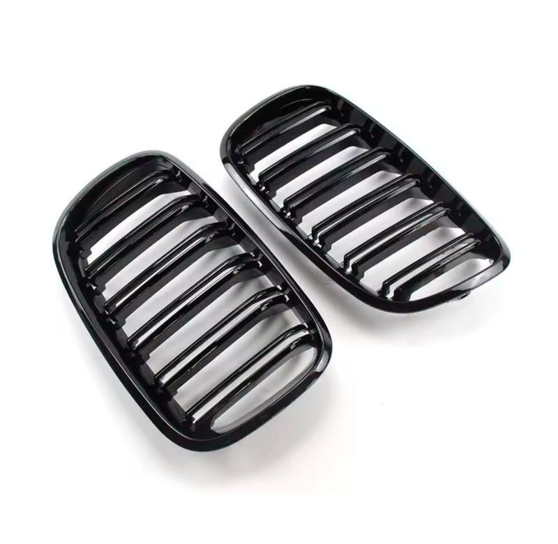 Gloss black BMW X6 E71 kidney grille - fitting detail - Becquet Voiture