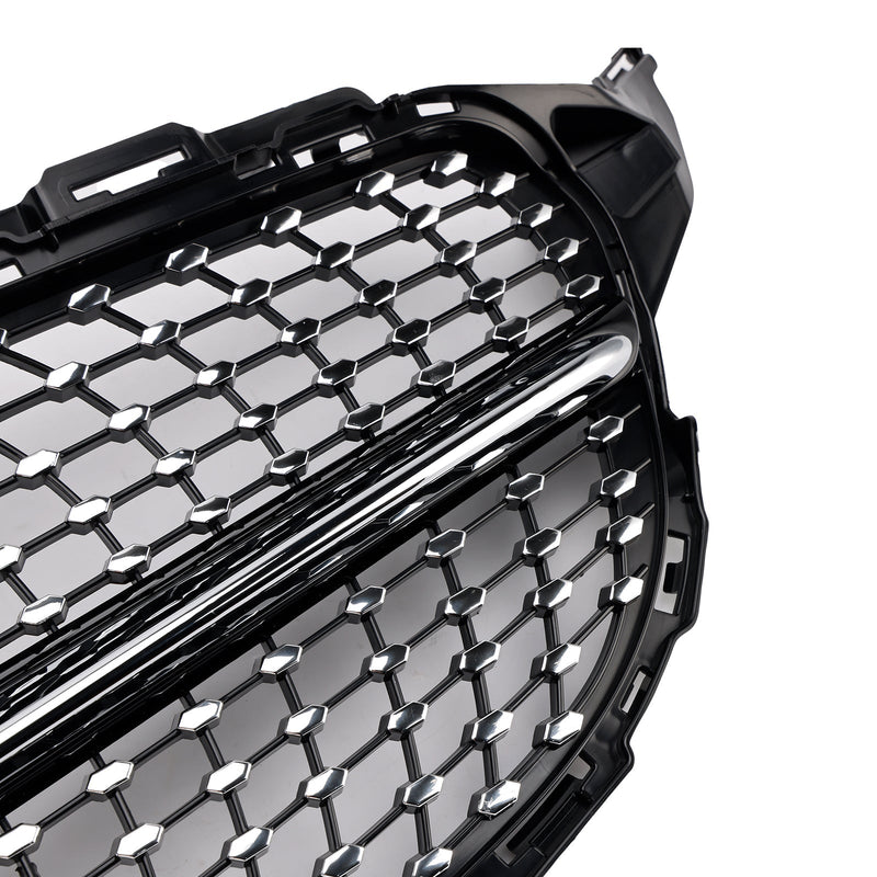 Diamond-Cut Grille Mercedes C-Class W205 C250 C300 2015-2018 - close-up view - Becquet Voiture