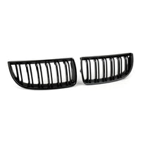 Calandre Double Lame BMW E90 2004-2007 Noir Brillant - vue de trois-quarts - Becquet Voiture