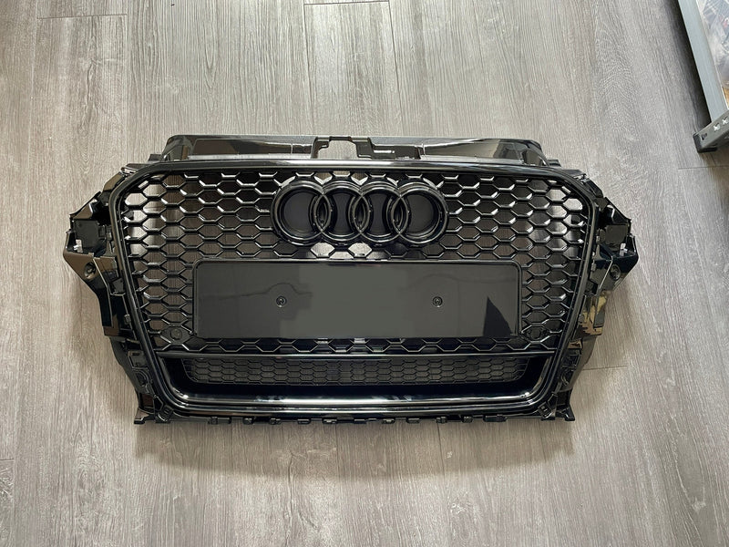Kühlergrill im RS3-Look Audi A3 8V Schwarz 2012-2016 - Rückansicht - Becquet Voiture