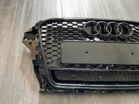 Kühlergrill im RS3-Look Audi A3 8V Schwarz 2012-2016 - Dreiviertelansicht - Becquet Voiture