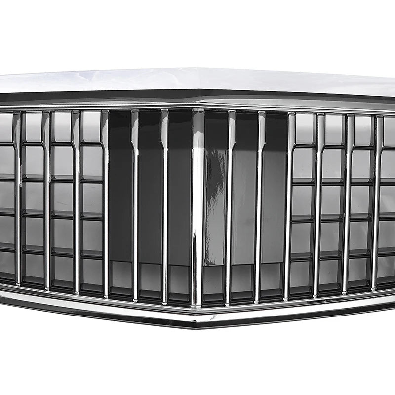 Calandre Mercedes Classe C W205 Style Maybach 2015-2021 - vue de trois-quarts - Becquet Voiture