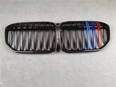 Calandre Sport BMW Série 7 G11 G12 Noir Brillant 2020+ - détail du montage - Becquet Voiture