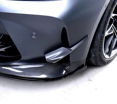 Canards 3D Fibre Carbone BMW M3 M4 G80 G82 - vue de trois-quarts - Becquet Voiture