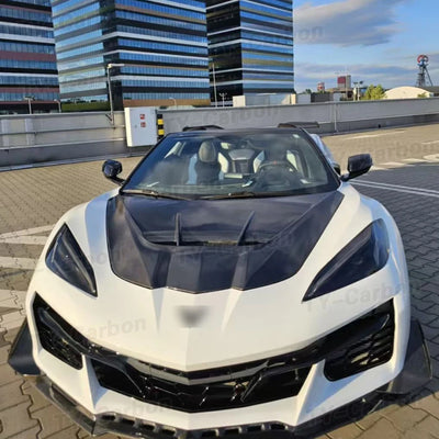 Capot Carbone Chevrolet Corvette C8 Z06 Style ZR1 2020+ - vue de trois-quarts - Becquet Voiture