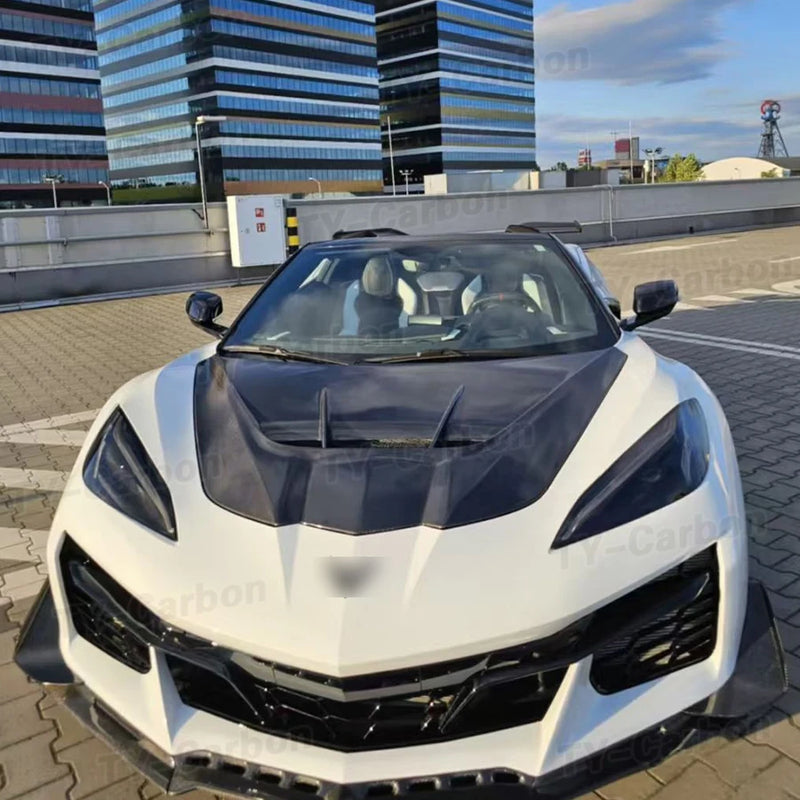 Capot Carbone Chevrolet Corvette C8 Z06 Style ZR1 2020+ - vue de trois-quarts - Becquet Voiture
