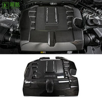 Capot en Fibre de Carbone Range Rover Sport SVR 2013-2022 - vue de trois-quarts - Becquet Voiture