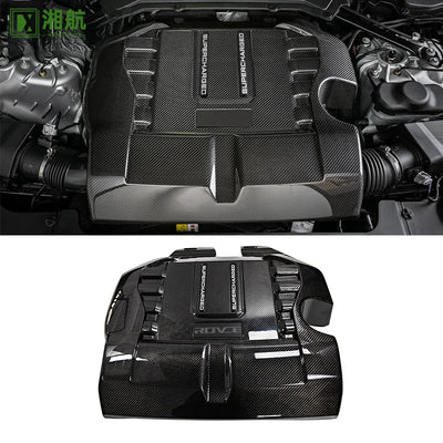 Capot en Fibre de Carbone Range Rover Sport SVR 2013-2022 - vue de trois-quarts - Becquet Voiture