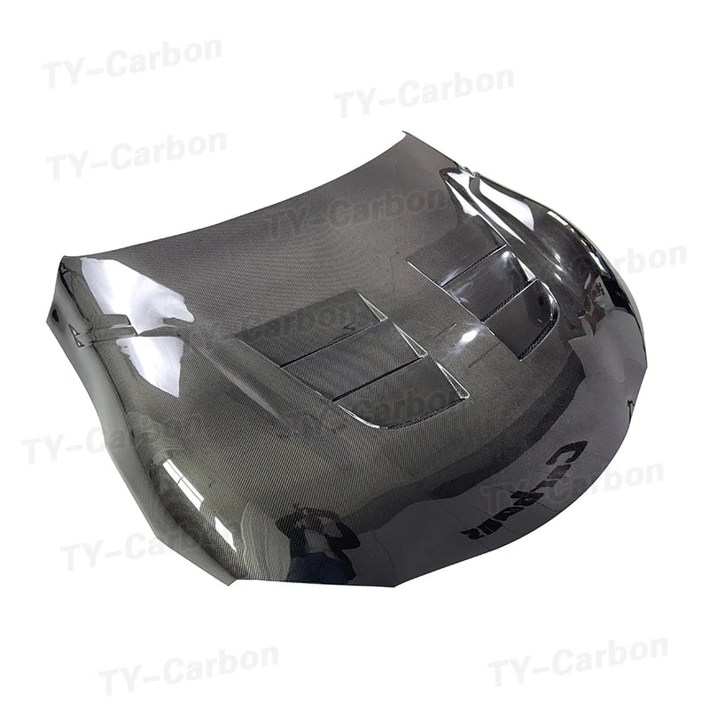 Capot Moteur Carbone Toyota Supra MK5 A90 2019+ - vue de trois-quarts - Becquet Voiture