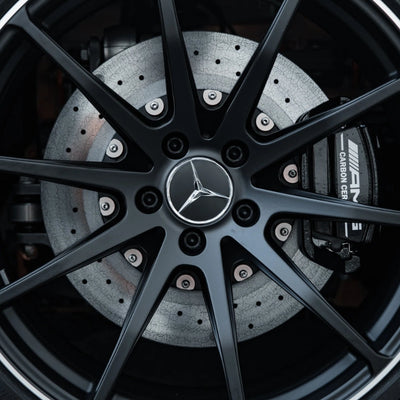 Centre de Roues Mercedes 75mm Noir Chrome Bleu - vue de profil - Becquet Voiture