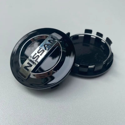 Centre de Roues Nissan 54mm 60mm Noir Chrome - installé sur véhicule - Becquet Voiture