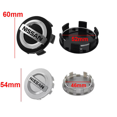 Centre de Roues Nissan 54mm 60mm Noir Chrome - vue de trois-quarts - Becquet Voiture