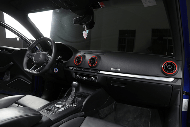 Farbige Lüftungseinfassungen Audi A3 8V - Studio-Packshot - Becquet Voiture