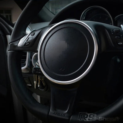 https://cdn.shopify.com/s/files/1/0727/0635/9572/files/cercledecovolantporsche.jpg?v=1755077656