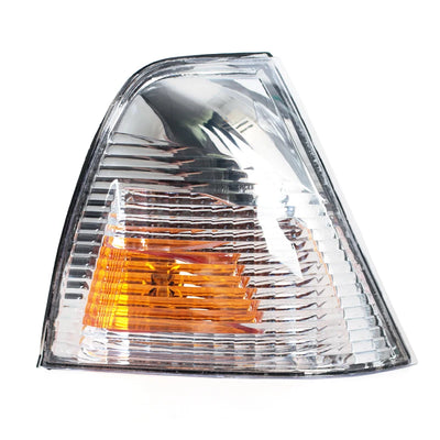 Clignotant d'Angle Latéral Toyota Hiace 1999-2001 - détail du montage - Becquet Voiture