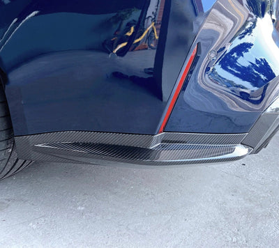 Coins Arrière OEM Fibre Carbone BMW G80 G82 - détail du montage - Becquet Voiture