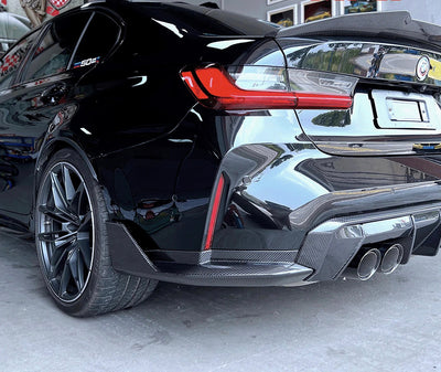 Coins Arrière Style MP Fibre Carbone BMW G80 G82 - détail du montage - Becquet Voiture