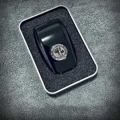 Coque Clé Mercedes AMG Logo Arrière 10 Couleurs - vue de profil - Becquet Voiture