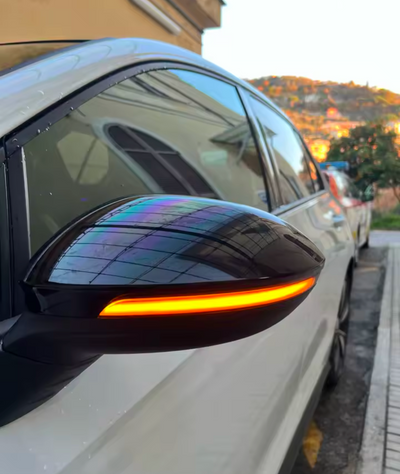 Coques rétroviseurs VW Golf 8 - vue de face 2 - Becquet Voiture