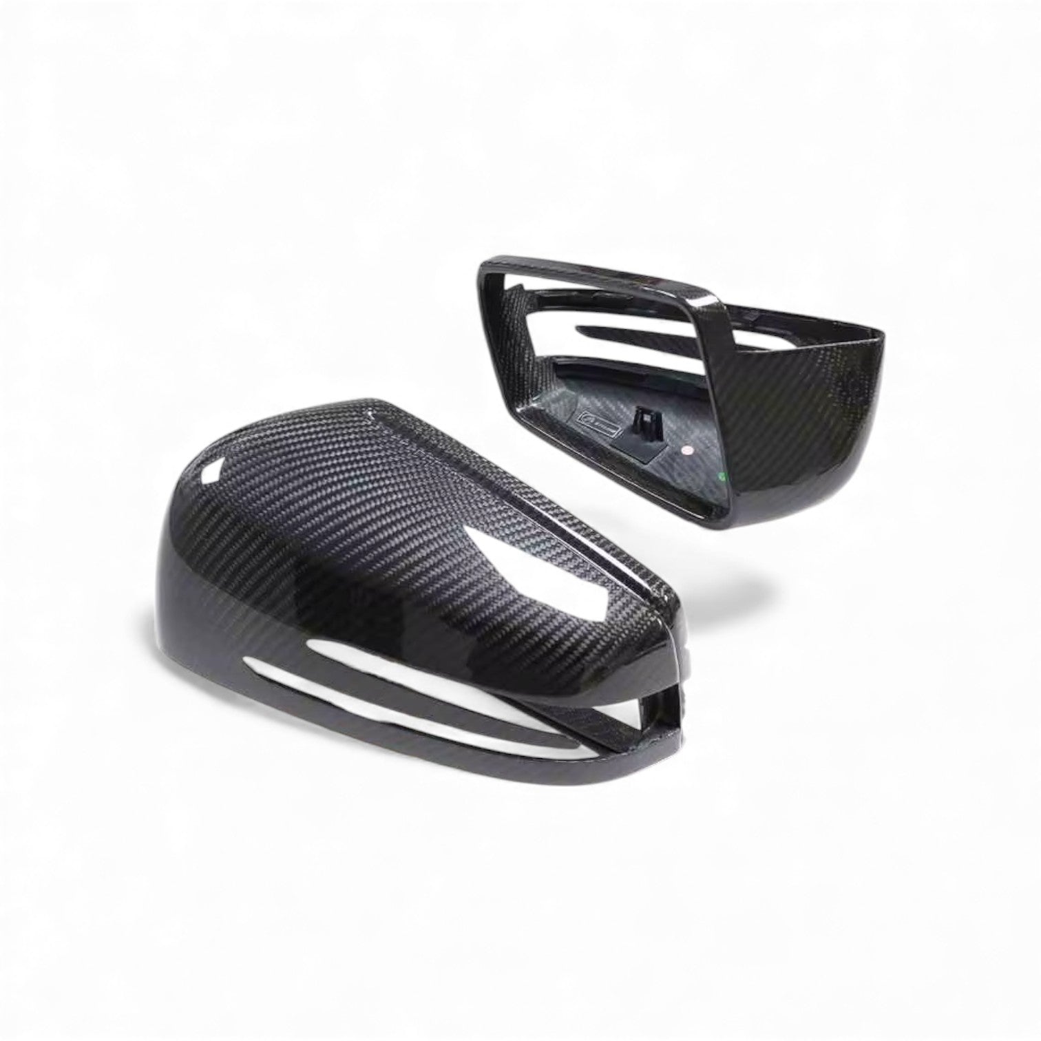 https://cdn.shopify.com/s/files/1/0565/4957/2747/files/coques_retroviseurs_mercedes_w204_w1746_classe_a_classe_c6.jpg?v=1765365117