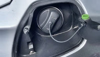 Cordon attache bouchon réservoir BMW - vue arrière - Becquet Voiture
