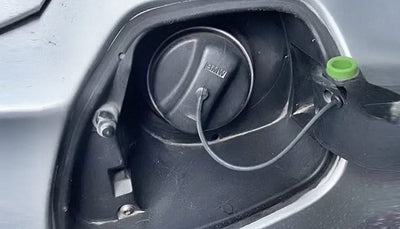 Cordon Attache Bouchon Réservoir Carburant BMW Série 1 2 3 - vue arrière - Becquet Voiture